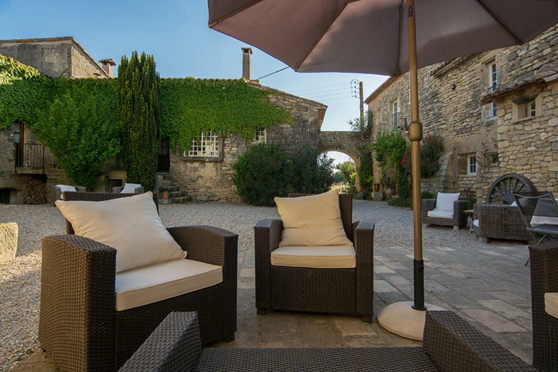 Mas De La Rivoire B&B Villevieille Exterior photo